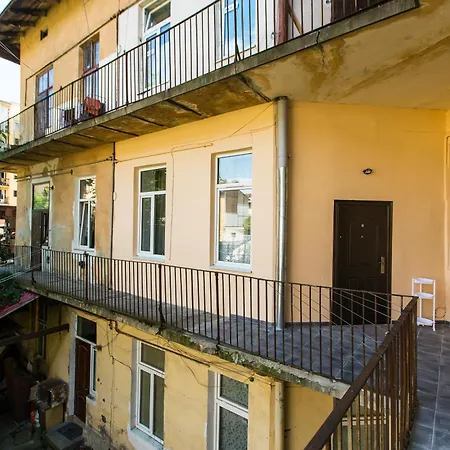 Апартаменти Place Near Polytechnic *