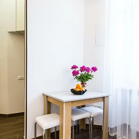 Апартаменти Place Near Polytechnic *